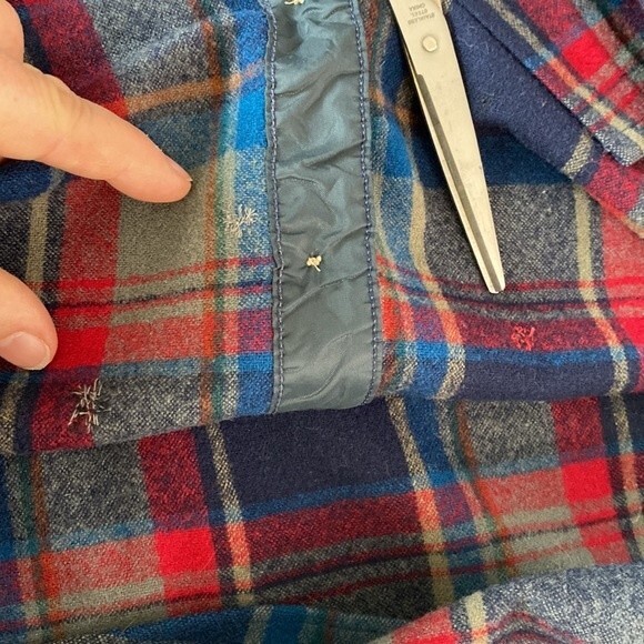 Pendleton Vintage Plaid Long Sleeve Button Down Shirt Pure Virgin Wool Made USA - Picture 10 of 16